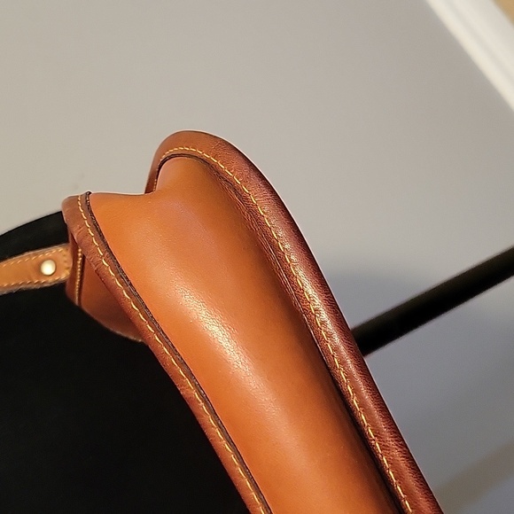 Vintage ROOTS British Tan Crossbody Bag - Picture 6 of 7